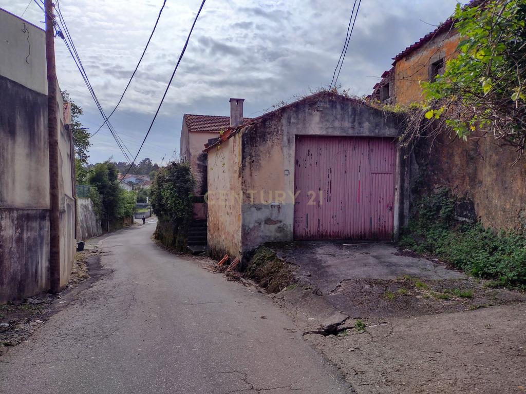Moradia para remodelação e Terreno | Anta, Espinho - Image 27