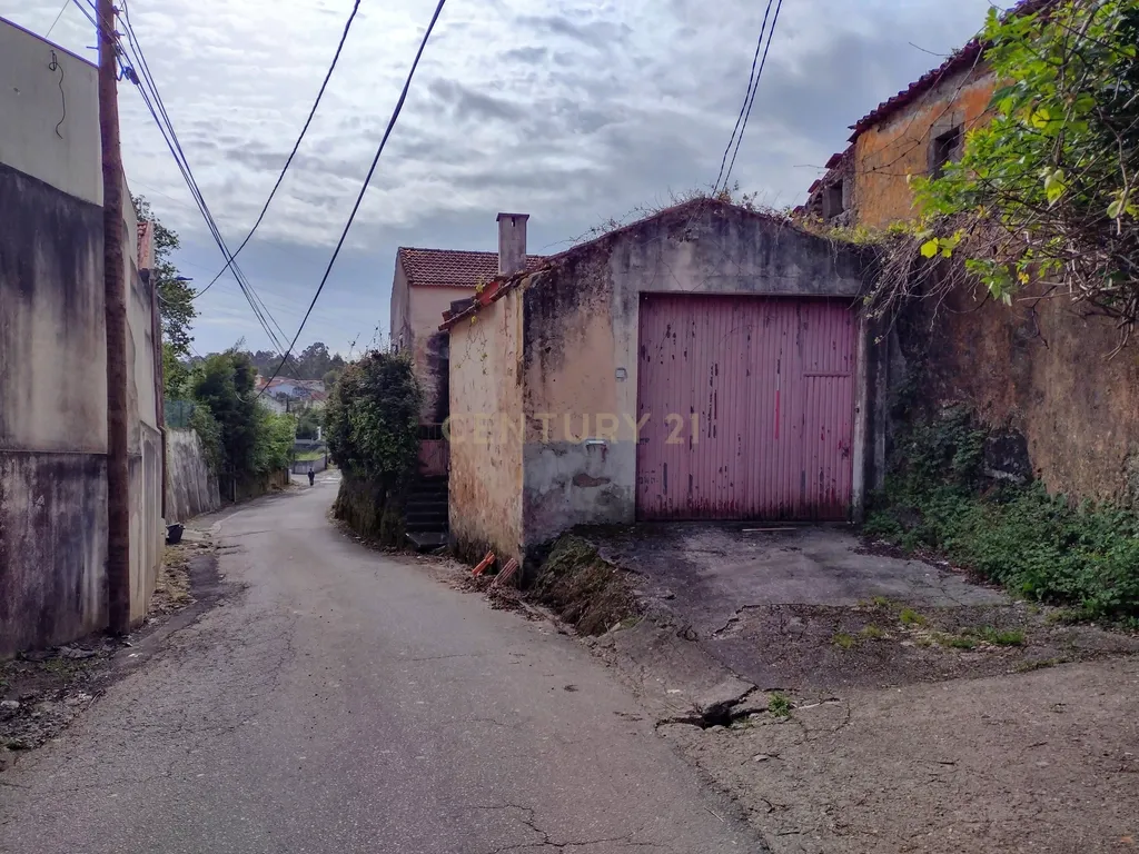 Moradia para remodelação e Terreno | Anta, Espinho - Image 27