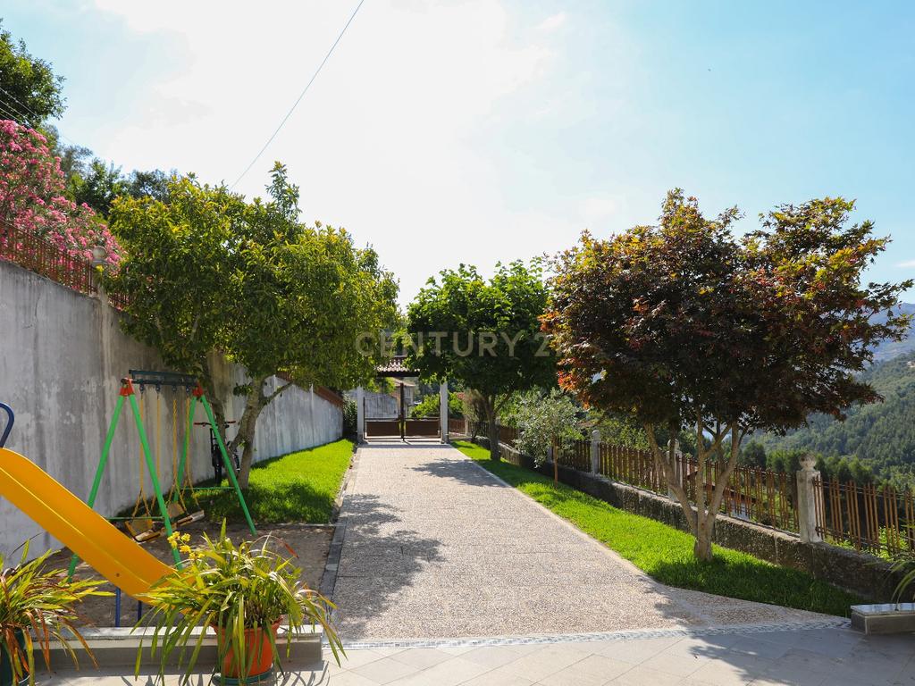 Moradia T3 em Baião - Image 3