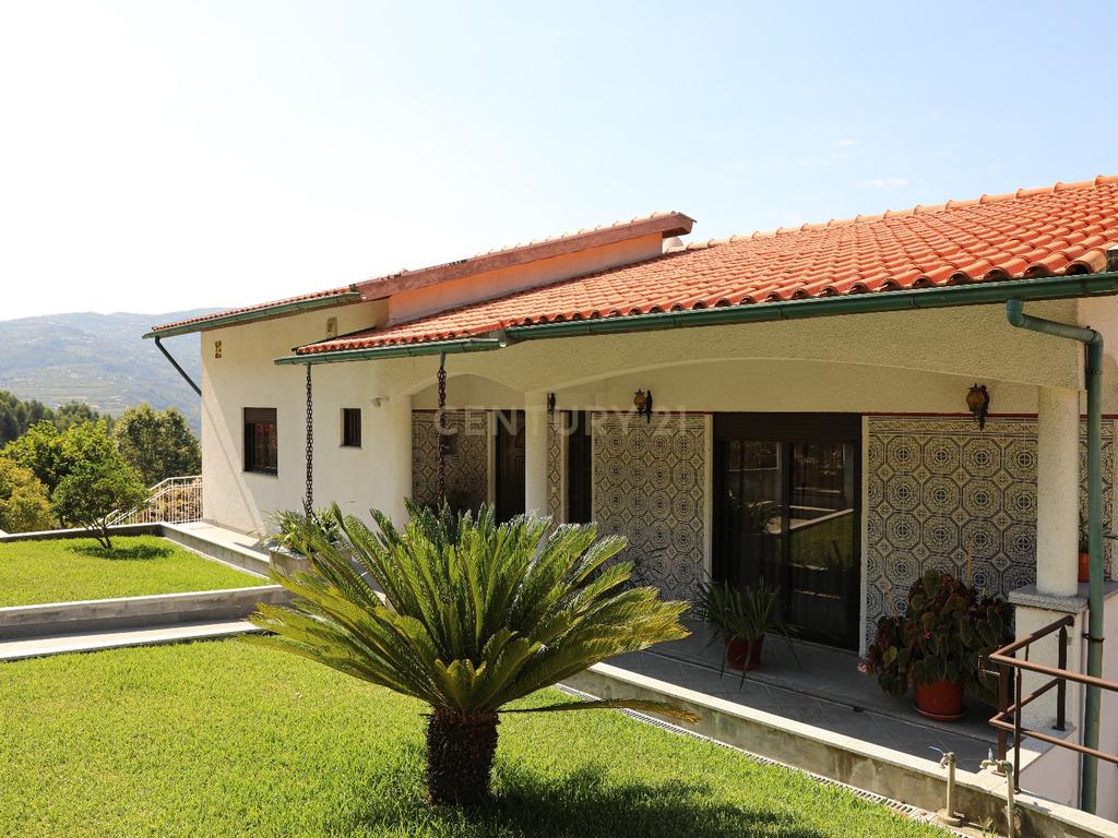 Moradia T3 em Baião - Image 1