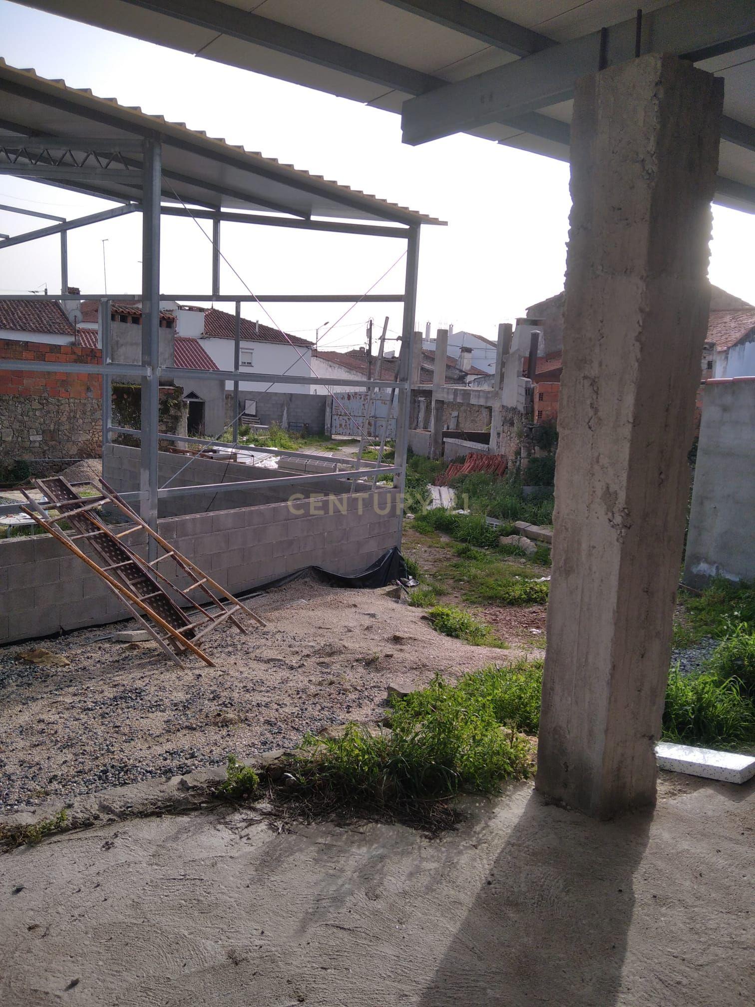 Moradia T4 para reconstrução | Crato - Image 16