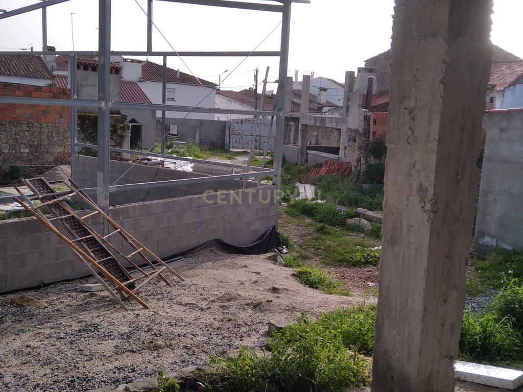Moradia T4 para reconstrução | Crato - Image 16