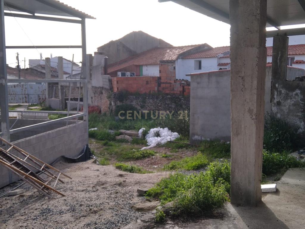 Moradia T4 para reconstrução | Crato - Image 11