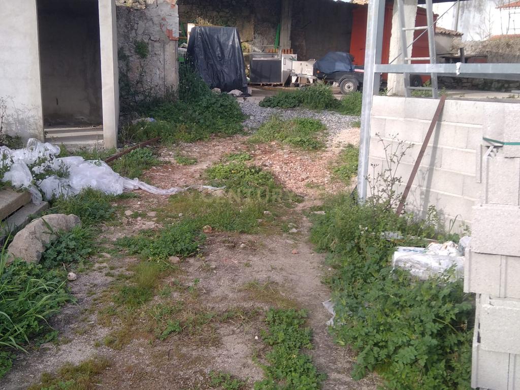 Moradia T4 para reconstrução | Crato - Image 12