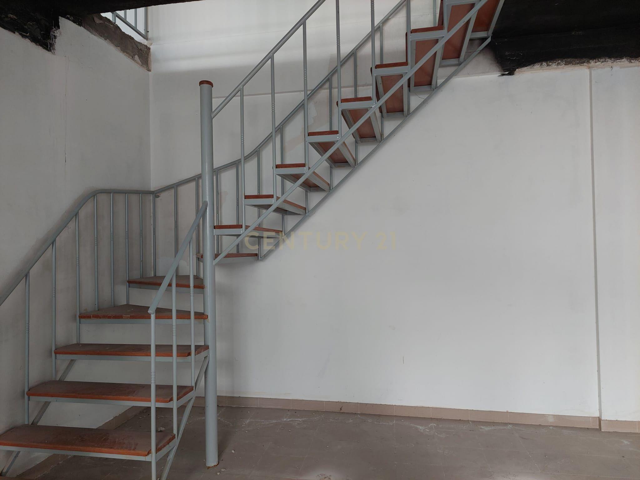 Comércio ou serviços com 140 m2 no CENTRO DE RIO MAIOR - Image 11