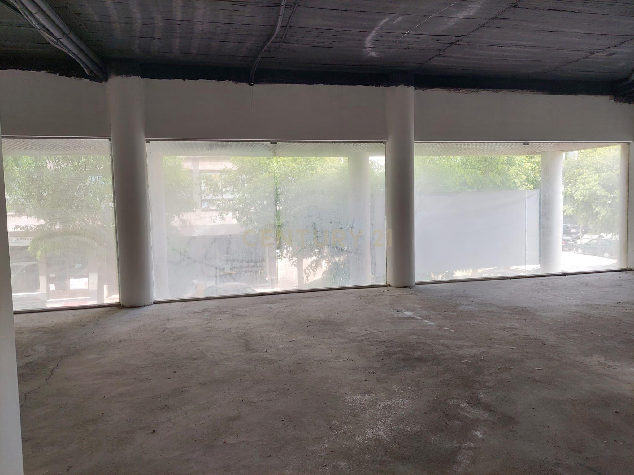 Comércio ou serviços com 140 m2 no CENTRO DE RIO MAIOR - Image 19