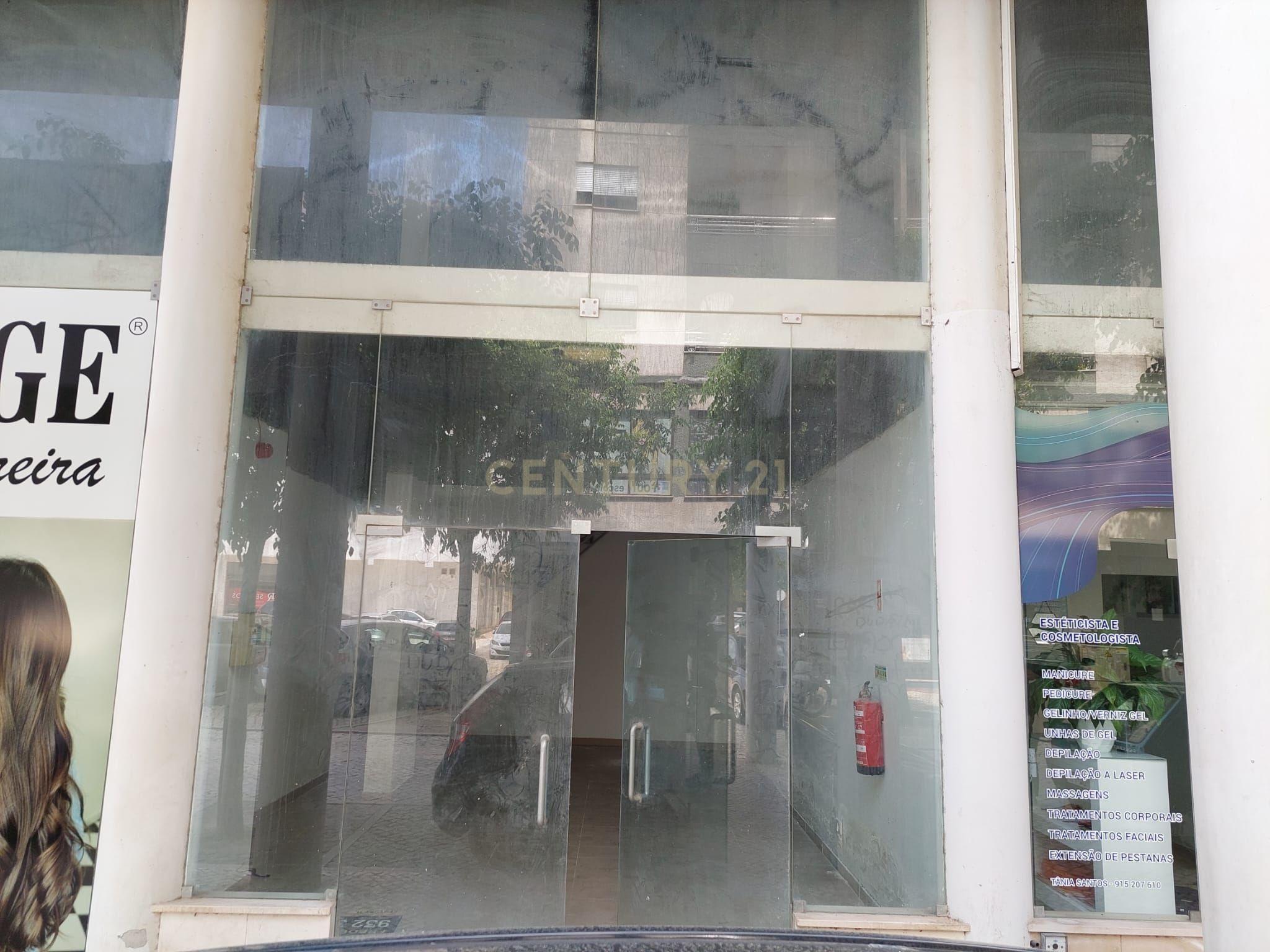 Comércio ou serviços com 140 m2 no CENTRO DE RIO MAIOR - Image 5