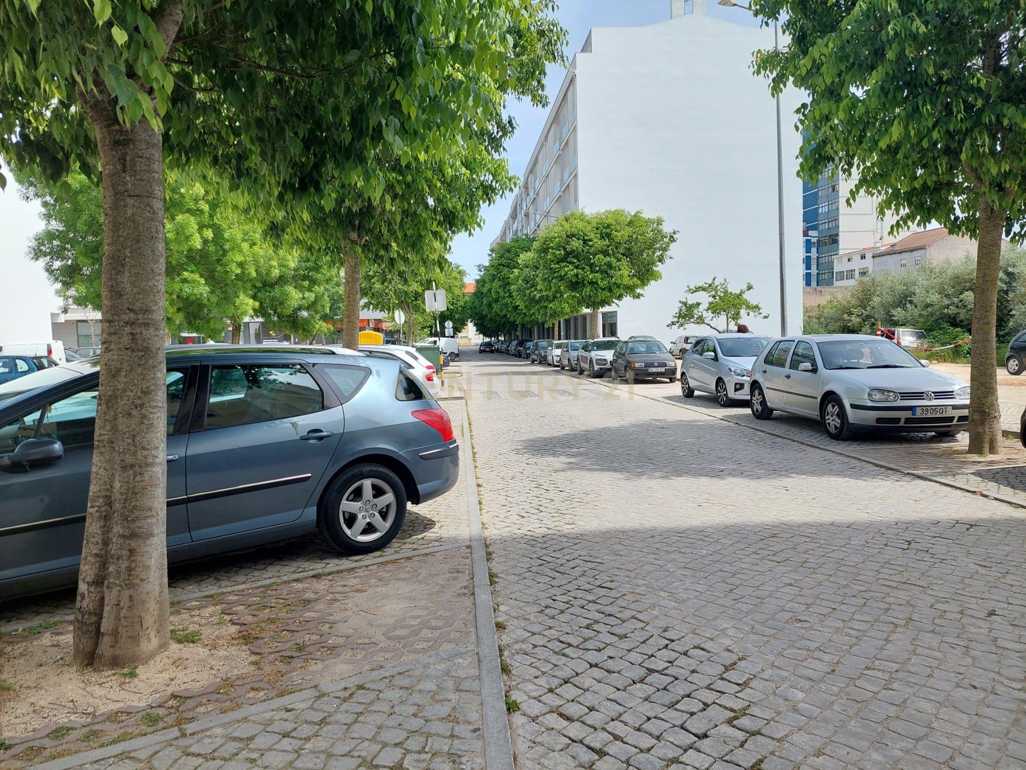 Comércio ou serviços com 140 m2 no CENTRO DE RIO MAIOR - Image 23