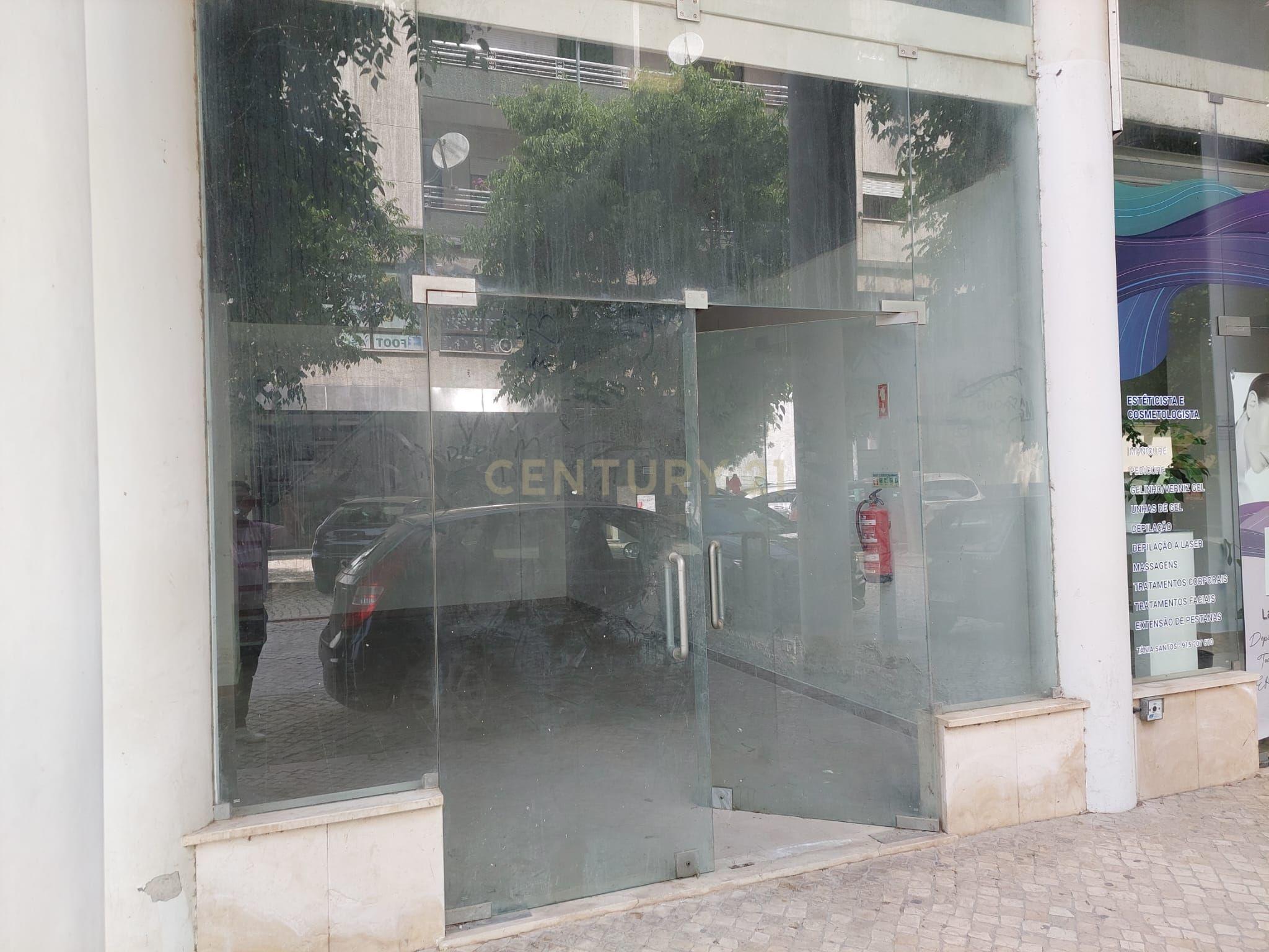 Comércio ou serviços com 140 m2 no CENTRO DE RIO MAIOR - Image 6