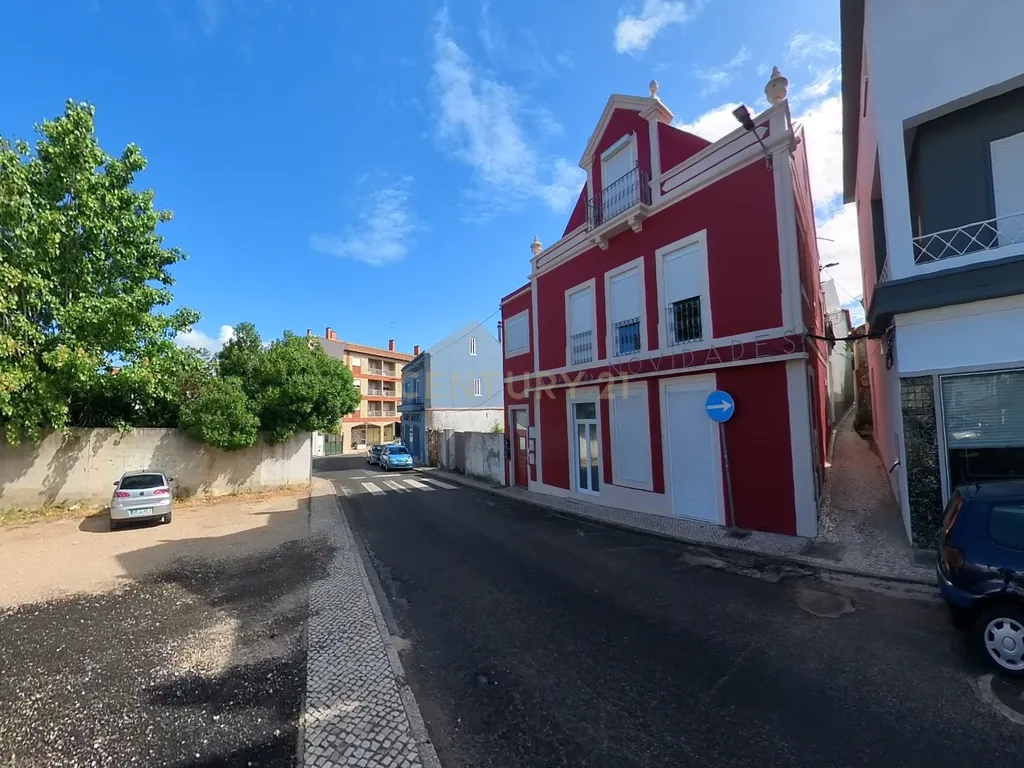Terreno para construção no Centro do Bombarral. Óptima oportunidade de negócio. - Image 3