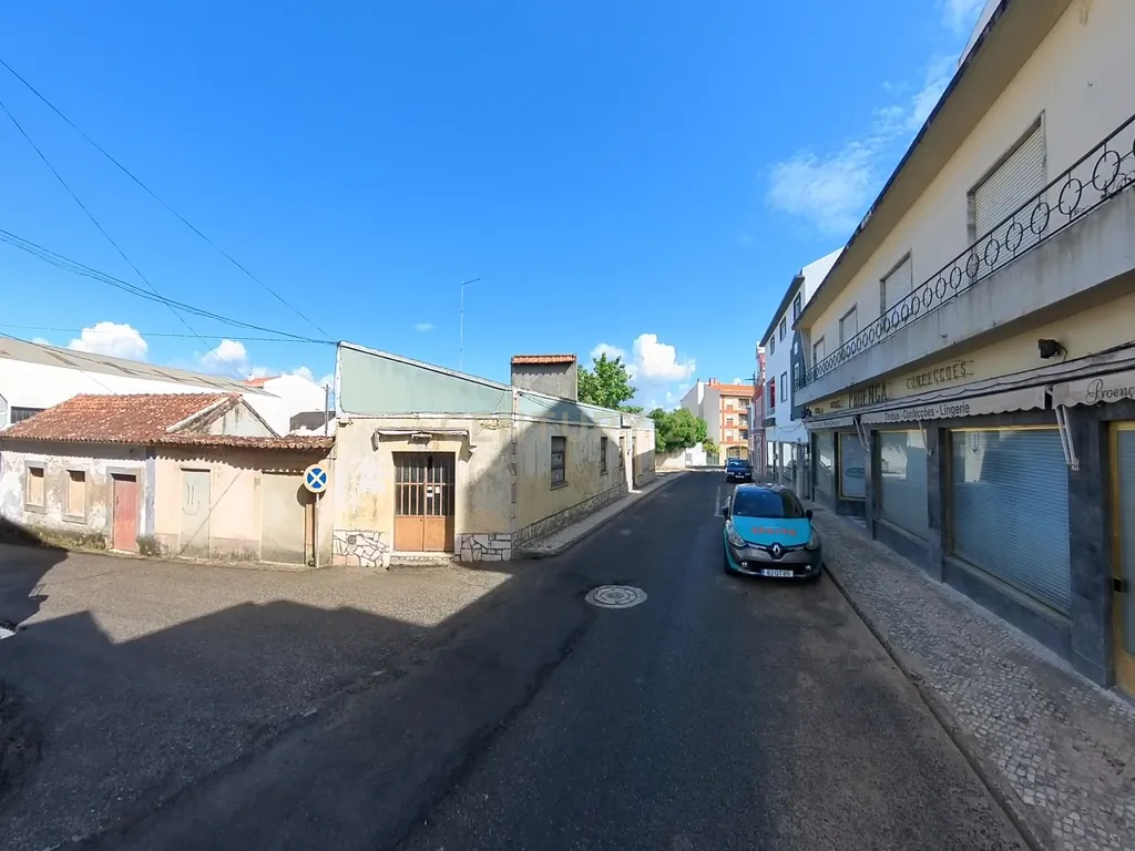 Terreno para construção no Centro do Bombarral. Óptima oportunidade de negócio. - Image 10