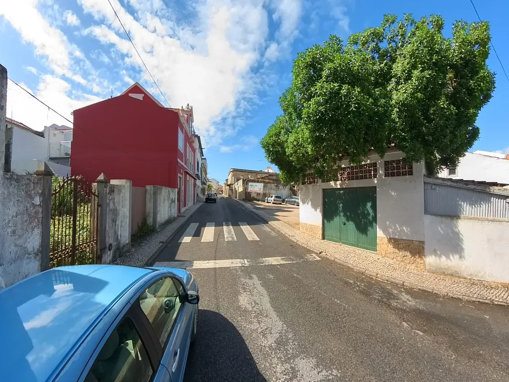 Terreno para construção no Centro do Bombarral. Óptima oportunidade de negócio. - Image 7