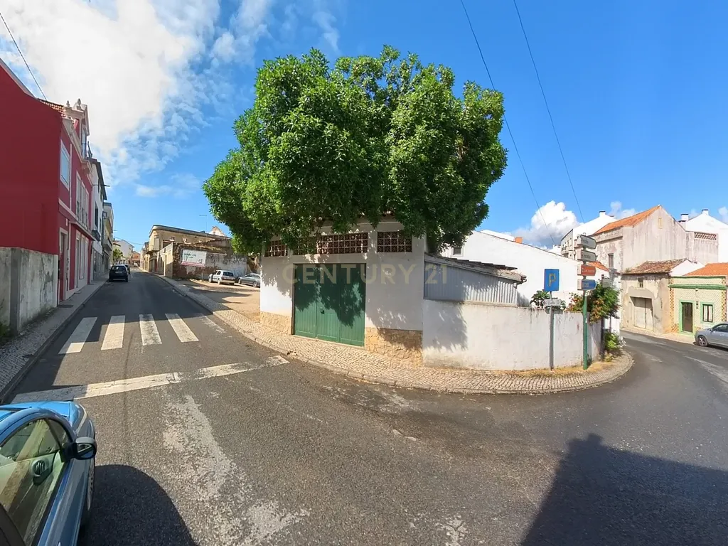 Terreno para construção no Centro do Bombarral. Óptima oportunidade de negócio. - Image 8