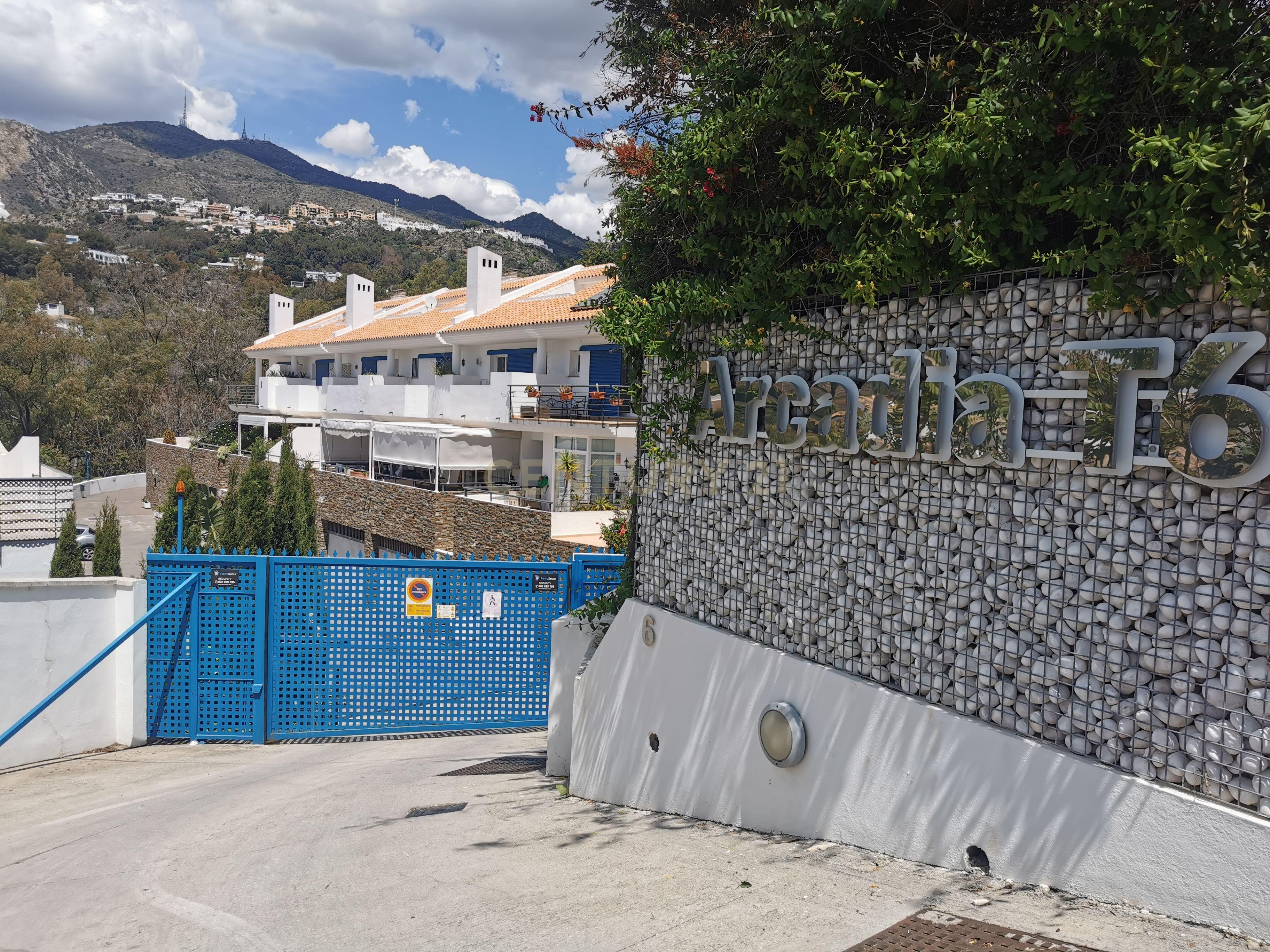 undefined - Image 4