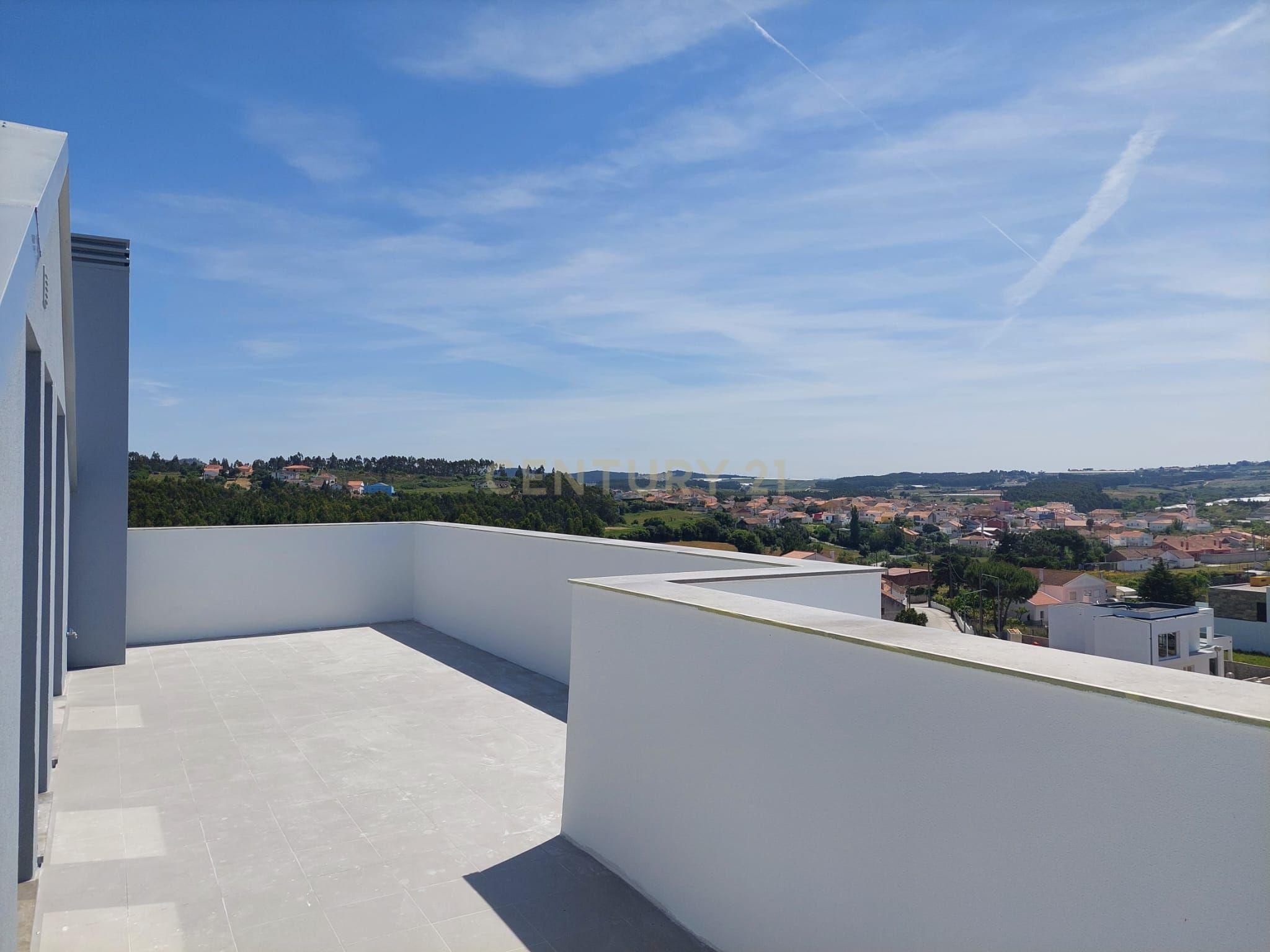 APARTAMENTO NOVO | T4+1 DUPLEX COM VARANDA, TERRAÇO | 3 FRENTES - Image 4
