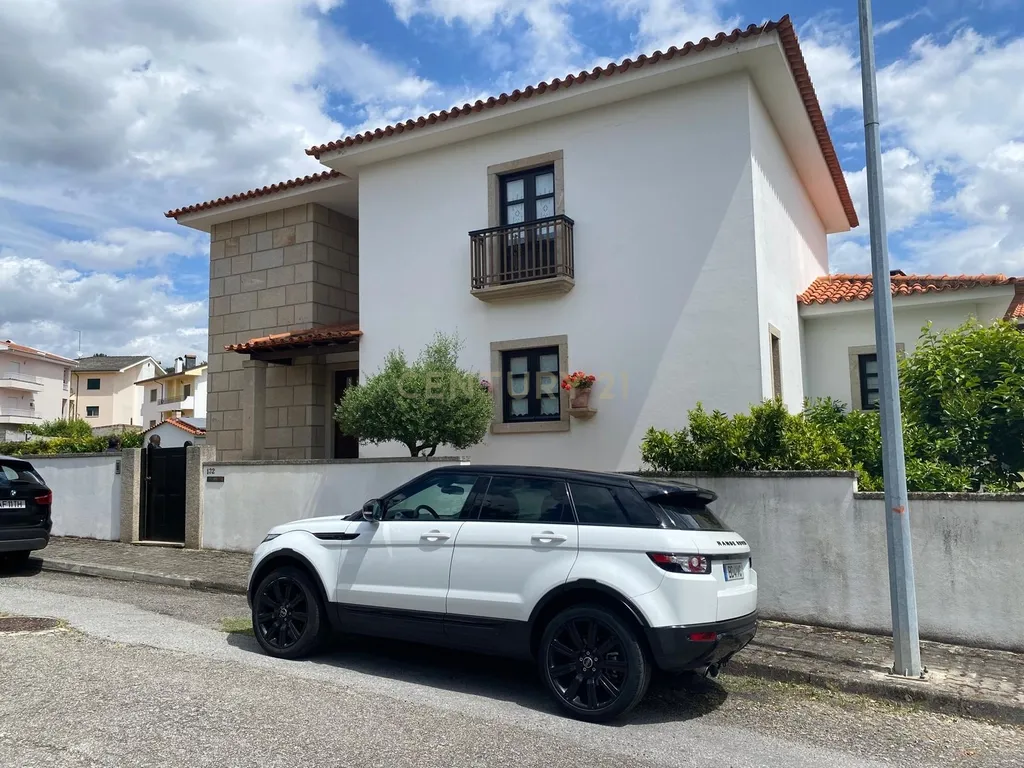 Moradia no Bairro Urbimira - Image 1