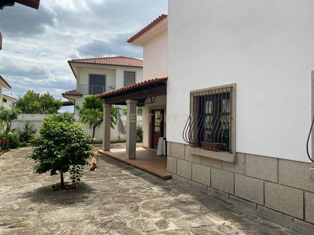 Moradia no Bairro Urbimira - Image 2