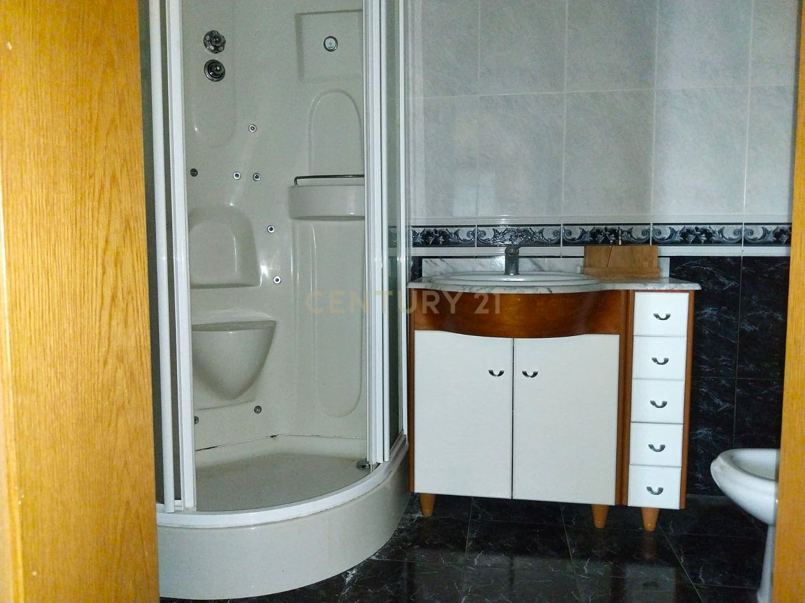 Moradia T4 - Image 10