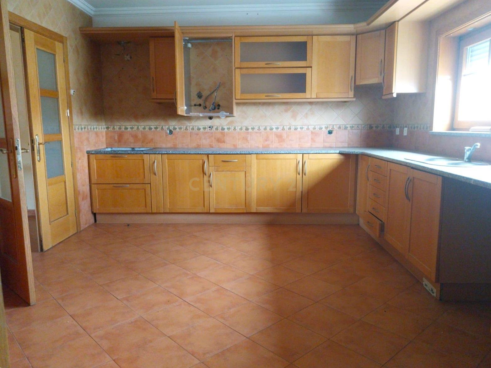 Moradia T4 - Image 4