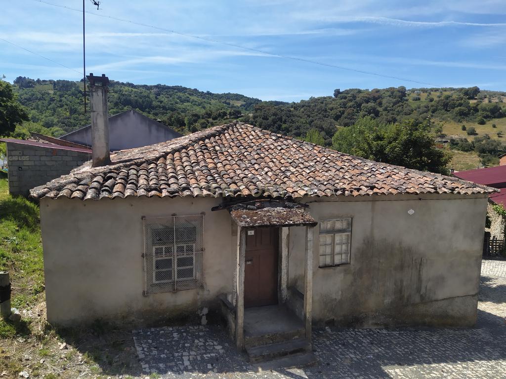 Moradia para recuperar - Veigas (Quintanilha) - Image 4