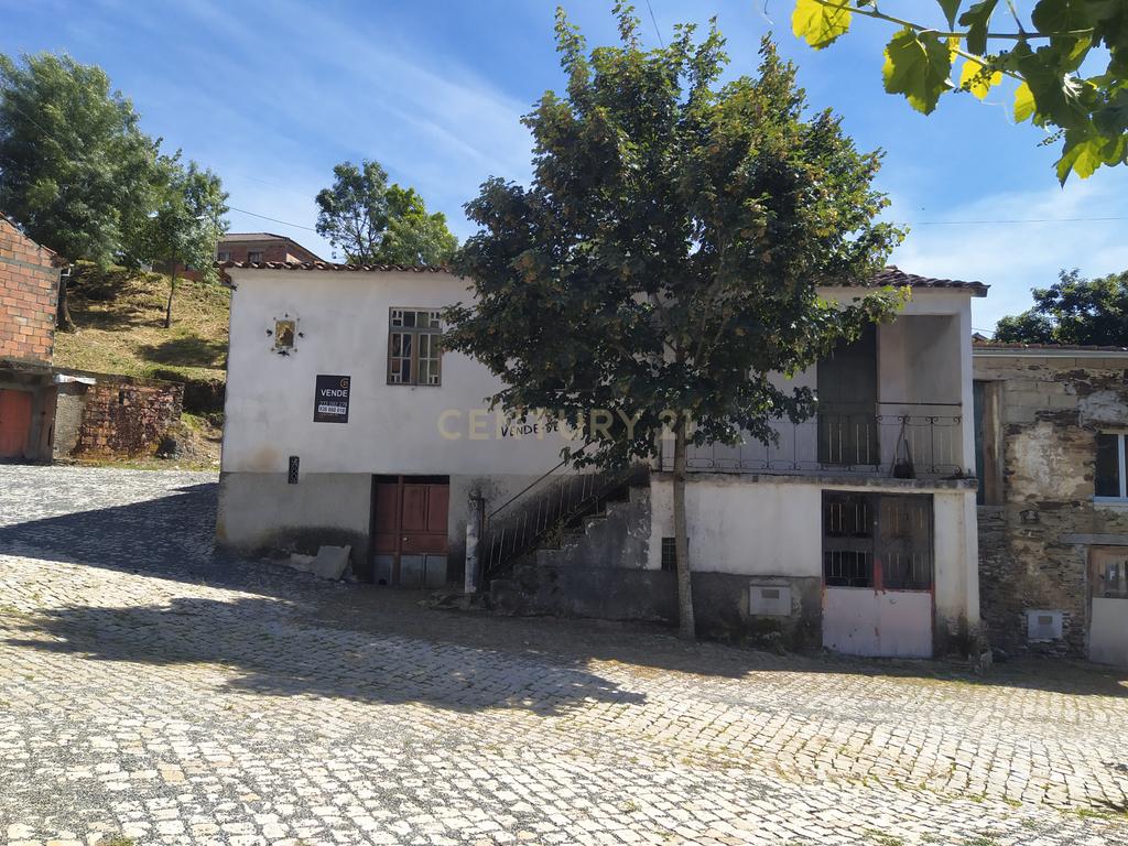 Moradia para recuperar - Veigas (Quintanilha) - Image 2