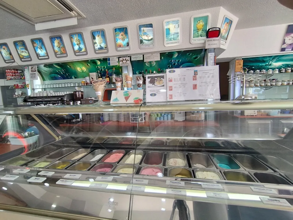 Café, Pastelaria e Gelataria localizado na deslumbrante praia de Santa Cruz. - Image 7