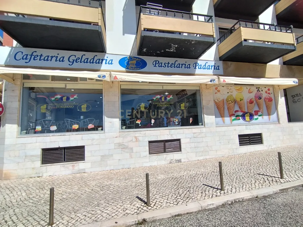 Café, Pastelaria e Gelataria localizado na deslumbrante praia de Santa Cruz. - Image 16
