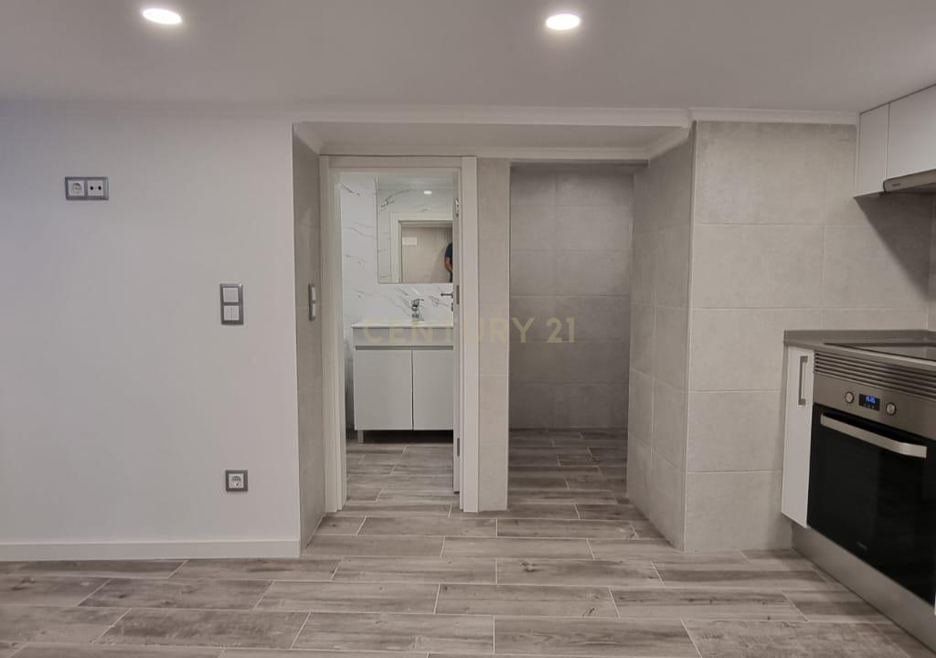 Moradia T2 com Logradouro em Sesimbra - Image 3