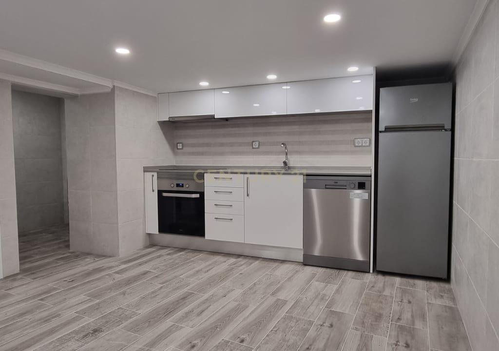 Moradia T2 com Logradouro em Sesimbra - Image 2