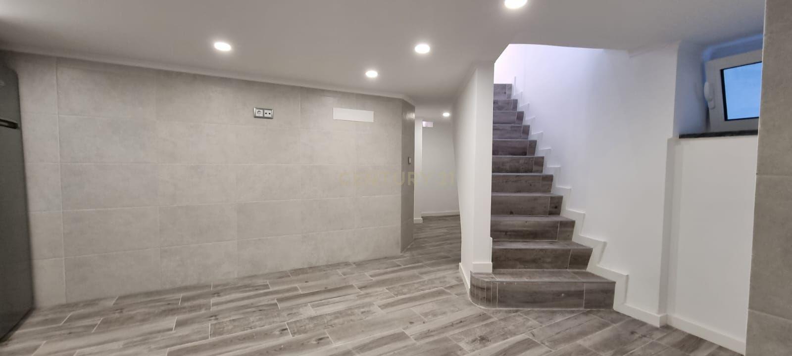 Moradia T2 com Logradouro em Sesimbra - Image 16