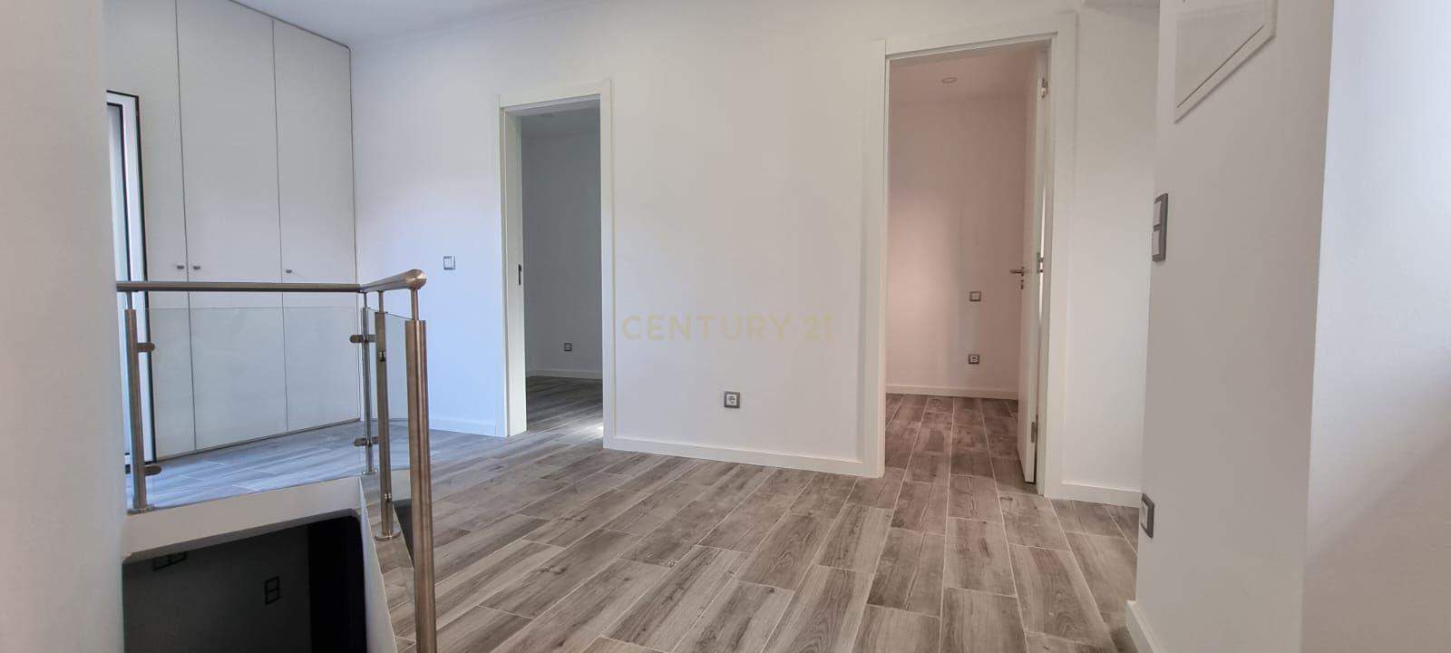 Moradia T2 com Logradouro em Sesimbra - Image 8