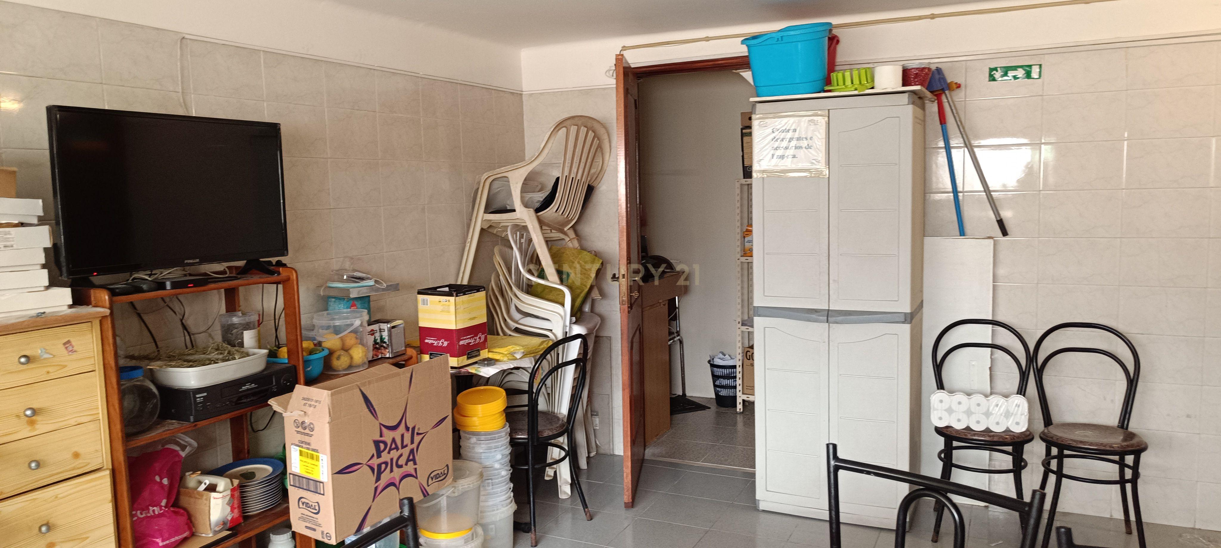 Loja com 2 Pisos no Cacém - Image 11