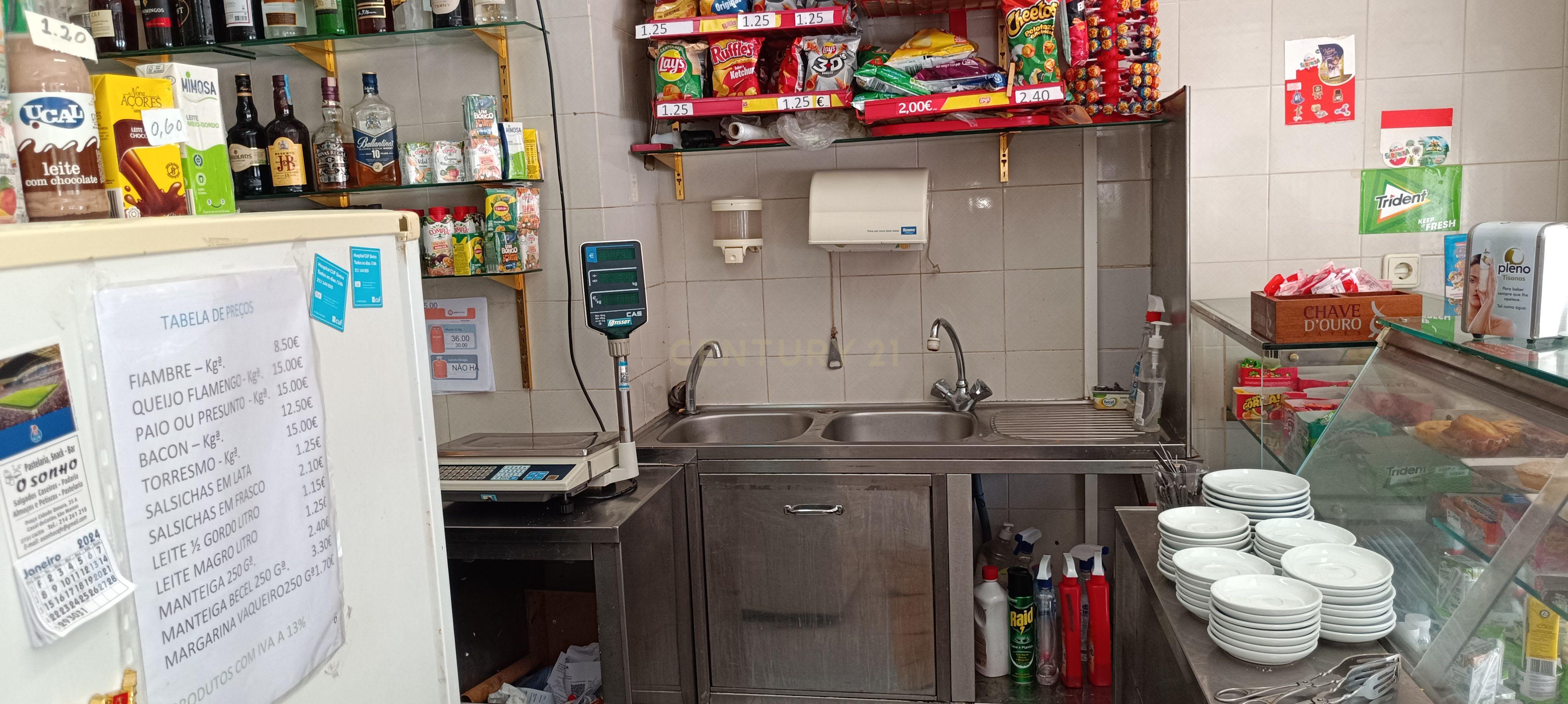 Loja com 2 Pisos no Cacém - Image 6
