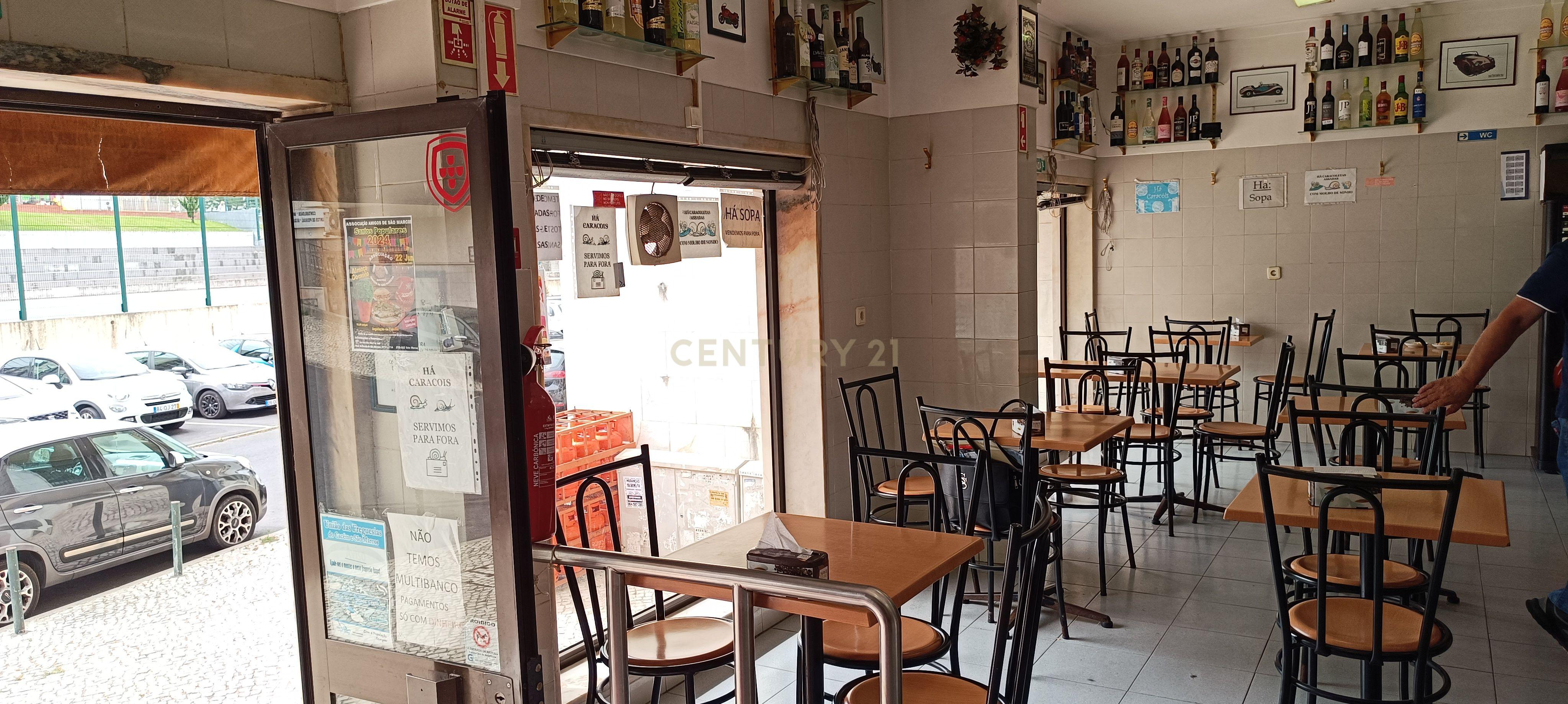 Loja com 2 Pisos no Cacém - Image 16