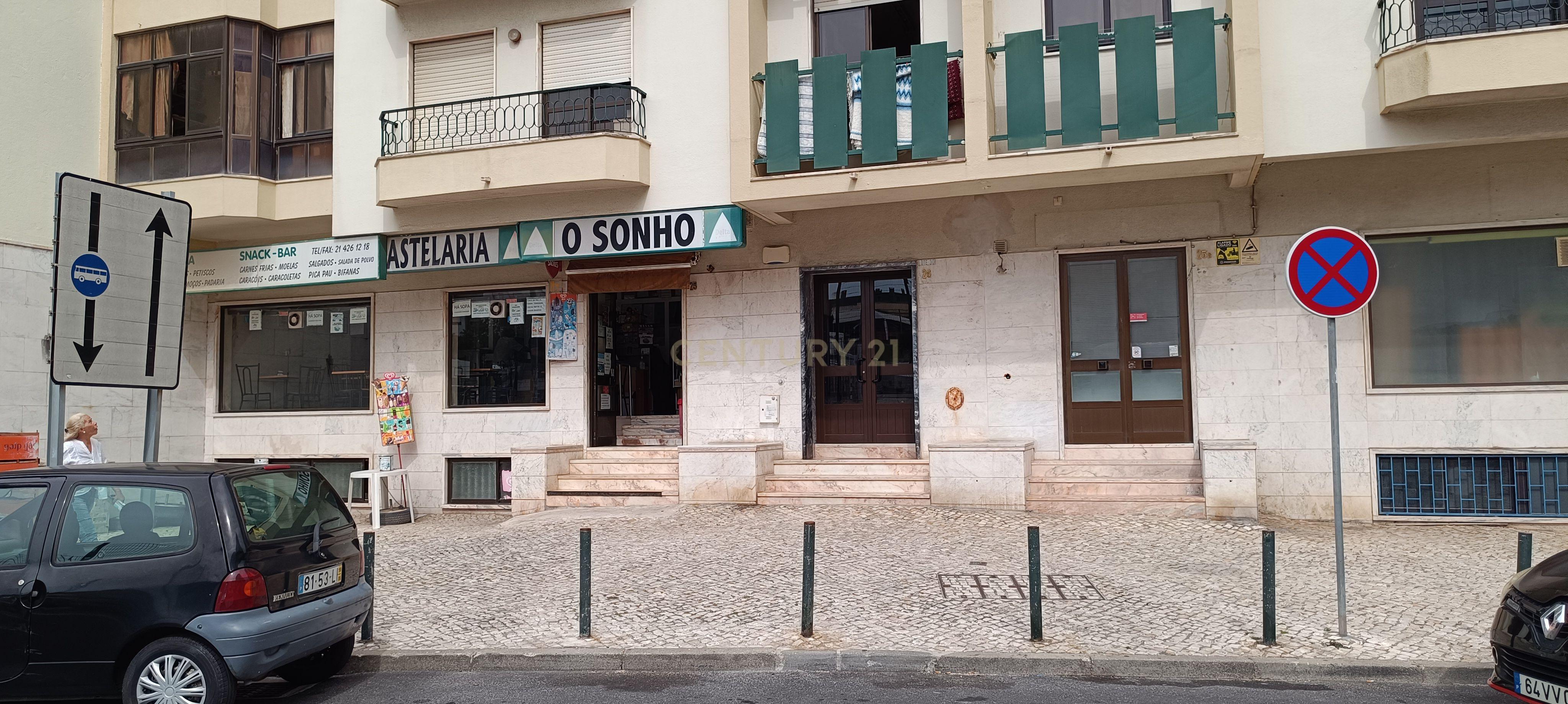 Loja com 2 Pisos no Cacém - Image 2