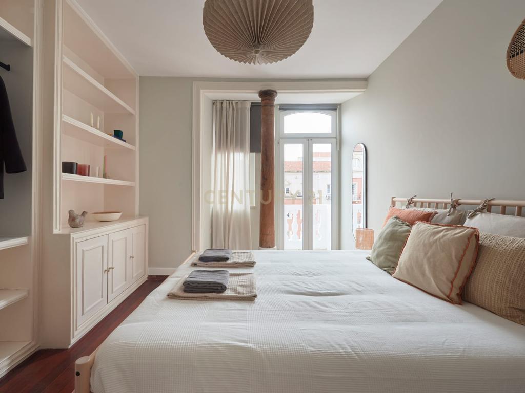 Apartamento com 11 quartos na Avenida António Augusto Aguiar - Avenidas Novas - Image 5