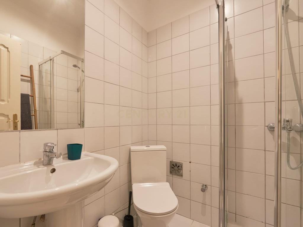 Apartamento com 11 quartos na Avenida António Augusto Aguiar - Avenidas Novas - Image 13