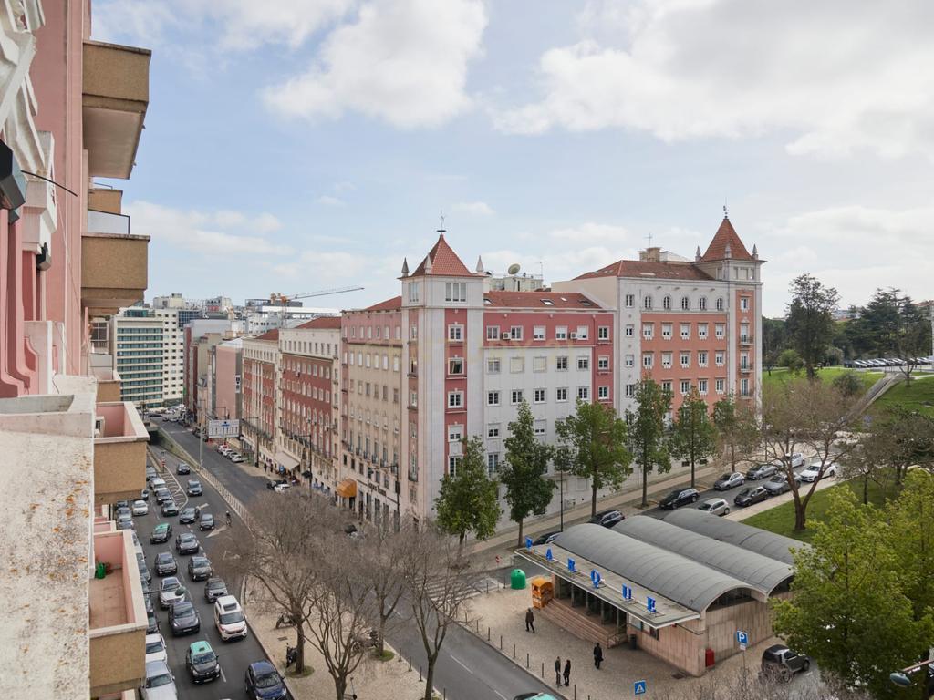 Apartamento com 11 quartos na Avenida António Augusto Aguiar - Avenidas Novas - Image 3