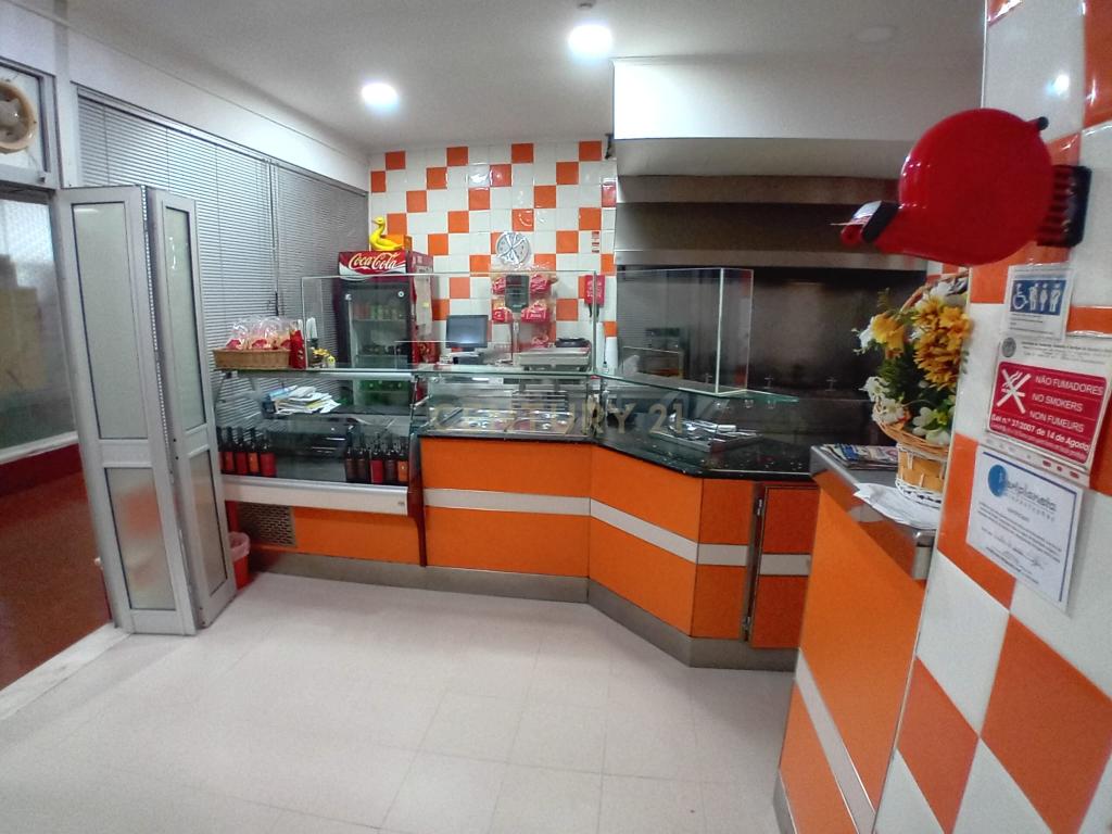 Espaço Comercial (Churrasqueira) Santo António da Charneca/ Barreiro - Image 10