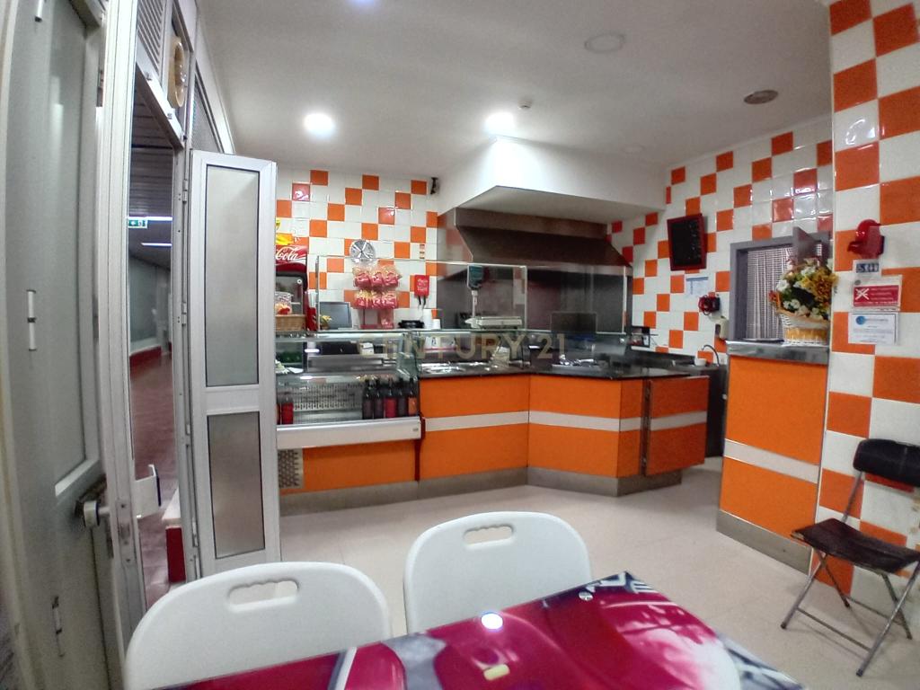 Espaço Comercial (Churrasqueira) Santo António da Charneca/ Barreiro - Image 7