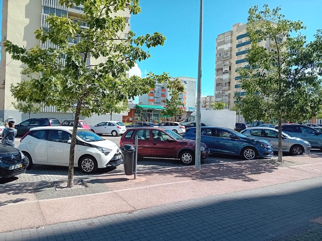 Espaço Comercial (Churrasqueira) Santo António da Charneca/ Barreiro - Image 30