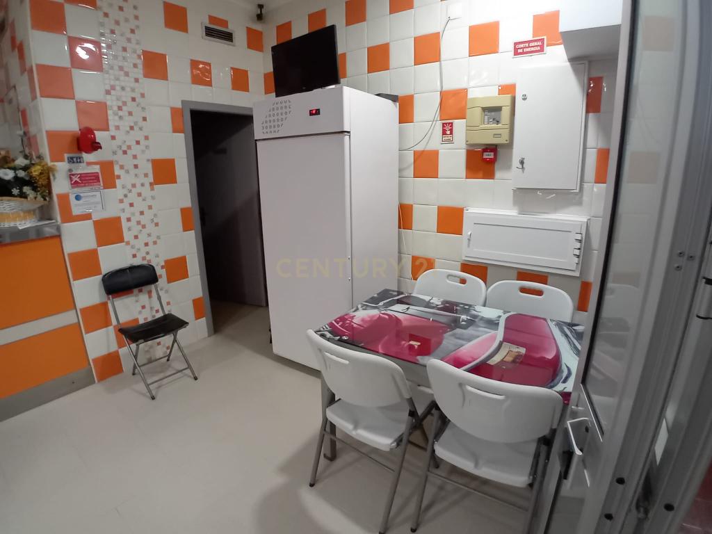 Espaço Comercial (Churrasqueira) Santo António da Charneca/ Barreiro - Image 12