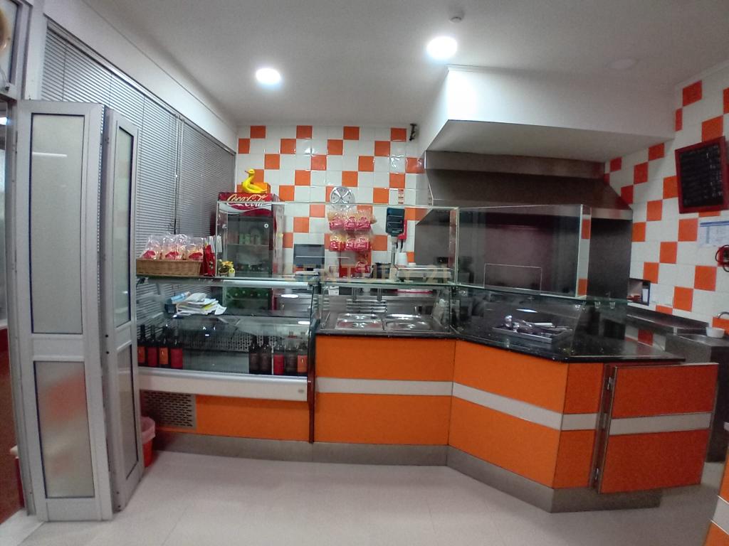 Espaço Comercial (Churrasqueira) Santo António da Charneca/ Barreiro - Image 9