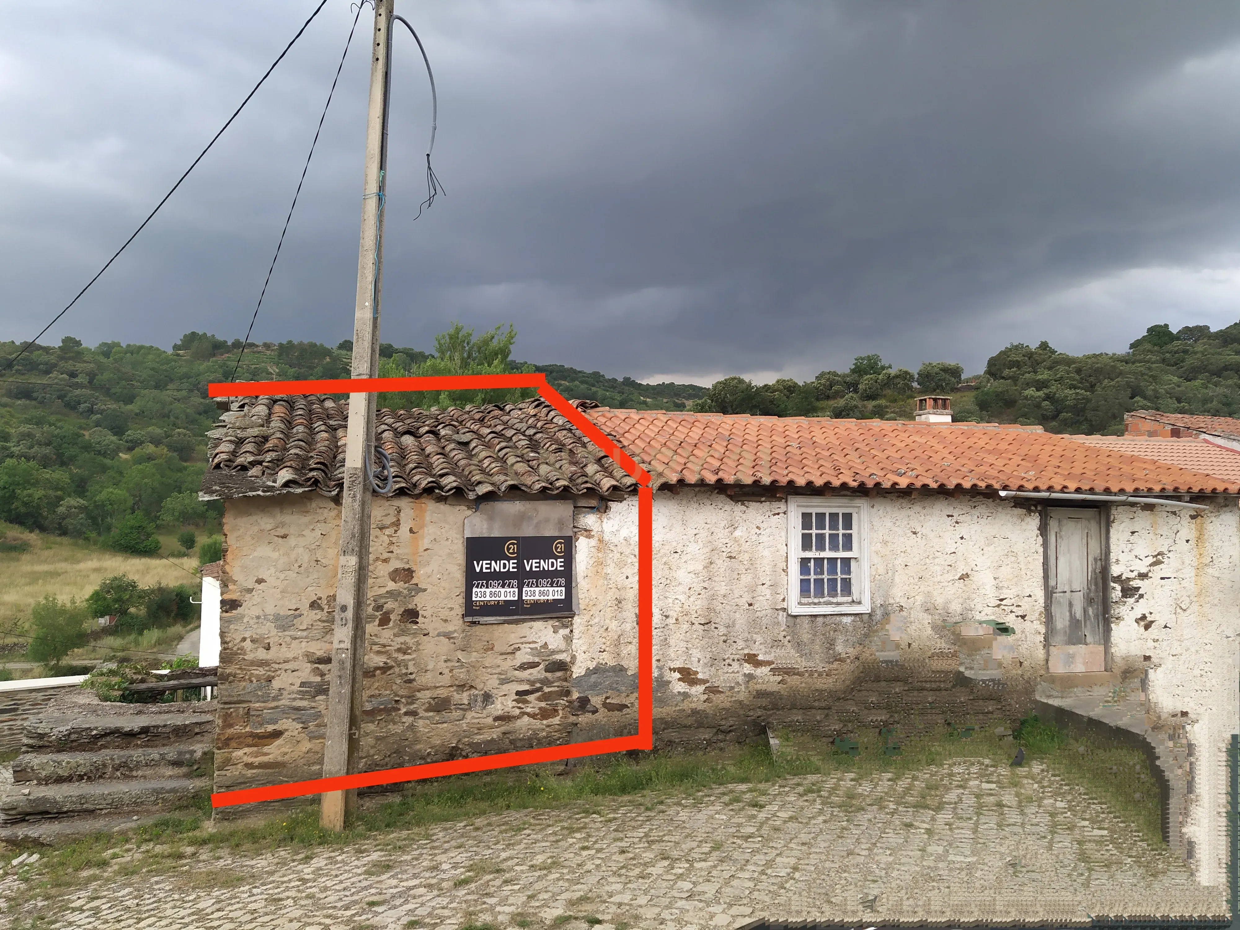 Casa em Ruínas para Recuperação em Veigas, Quintanilha - 30.000€ - Image 2