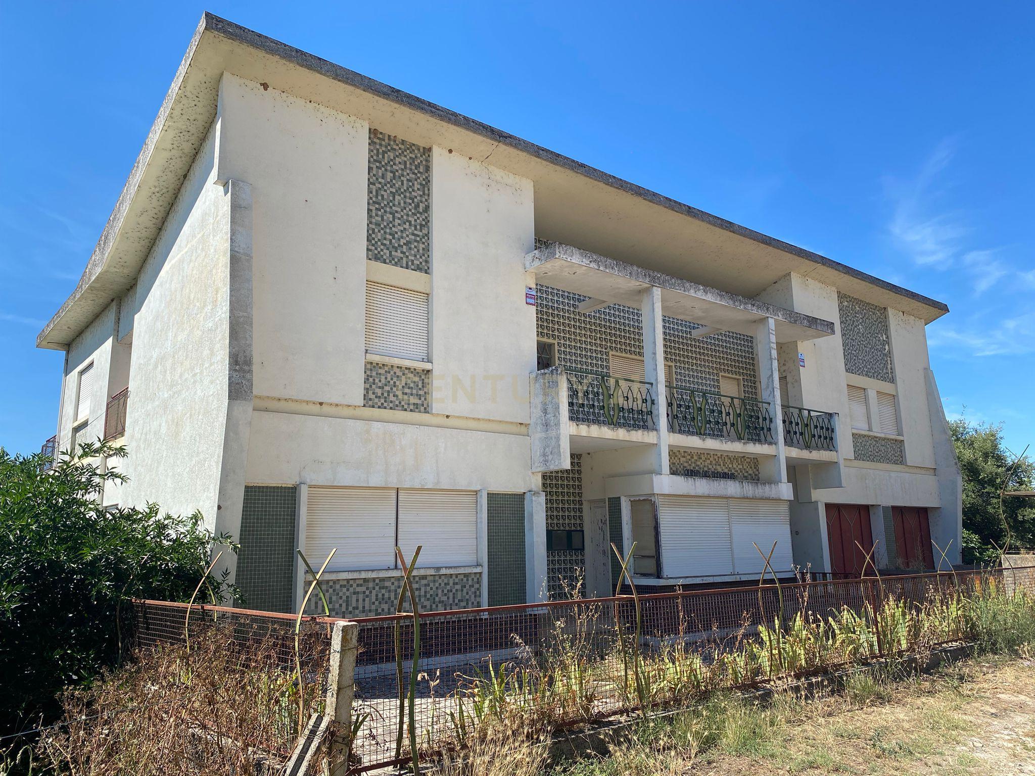 Clássica Quinta com sete quartos - Image 1