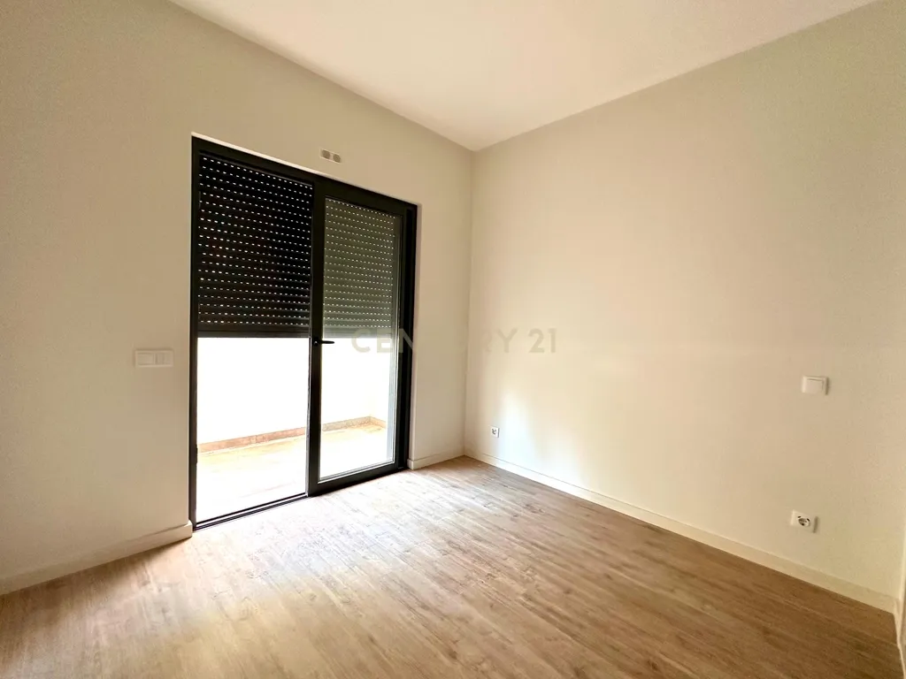 NOVO! Apartamento T4 em Portimão, Algarve - Image 32