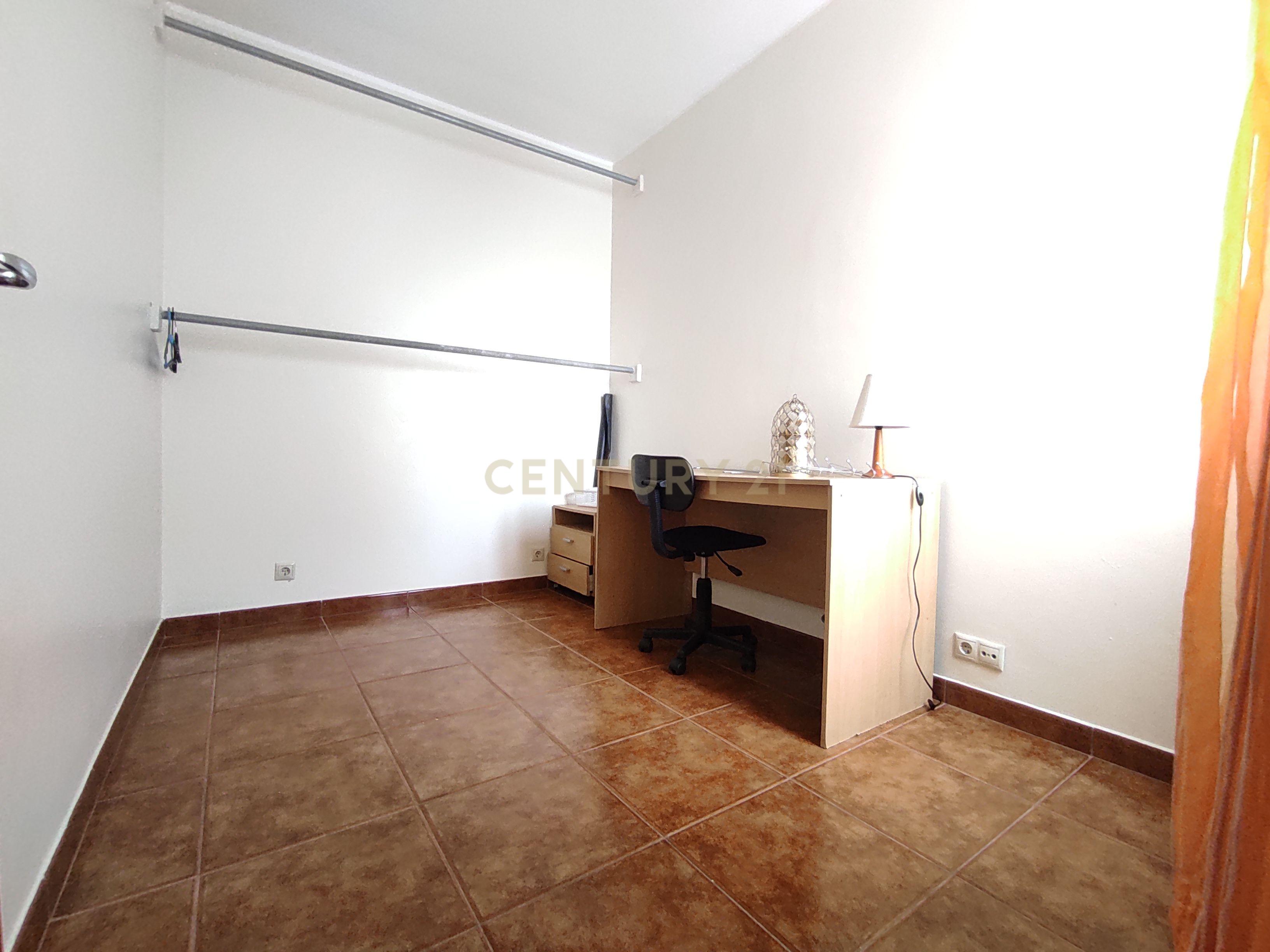 Apartamento T3 + 2 no centro da cidade de Ponta Delgada | Varanda | Terraço - Image 9