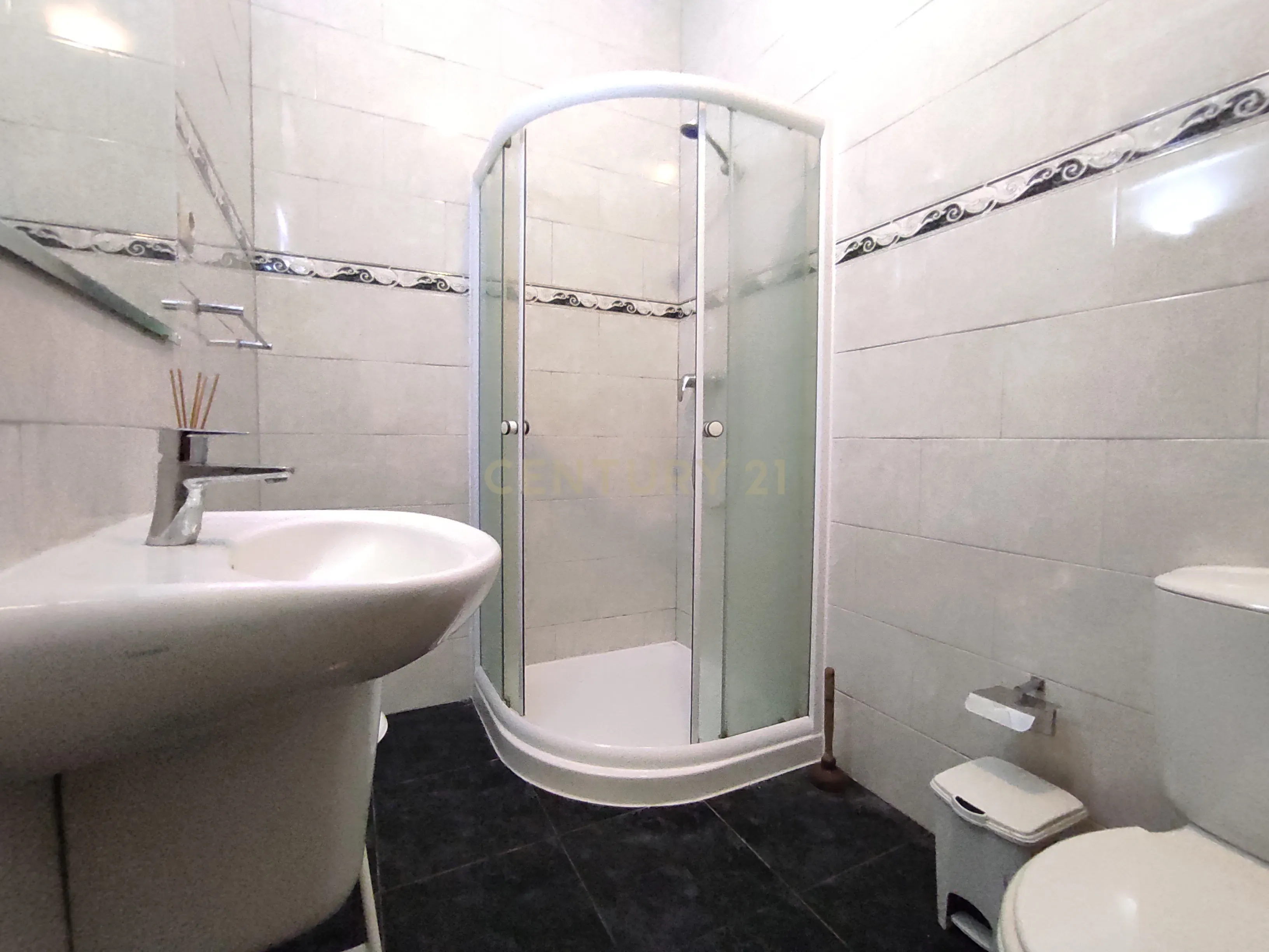 Apartamento T3 + 2 no centro da cidade de Ponta Delgada | Varanda | Terraço - Image 14