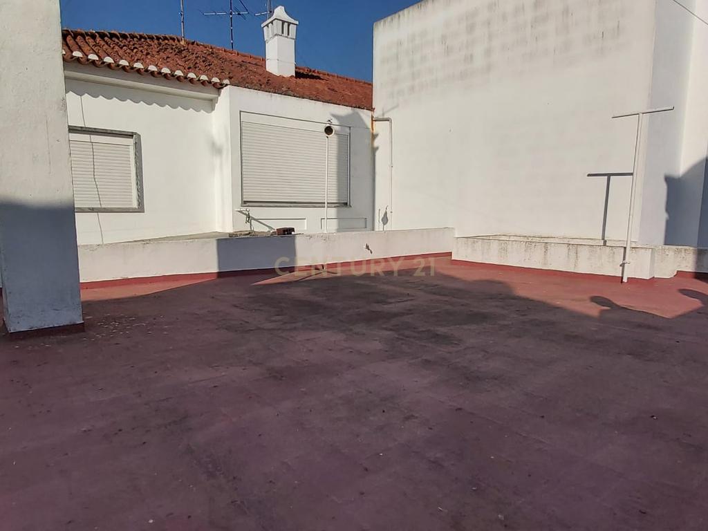 BEJA-ALENTEJO,   Rés-do-Chão com  4 Quartos ,Terraço,  Garagem e espaço exterior,  , - Image 24