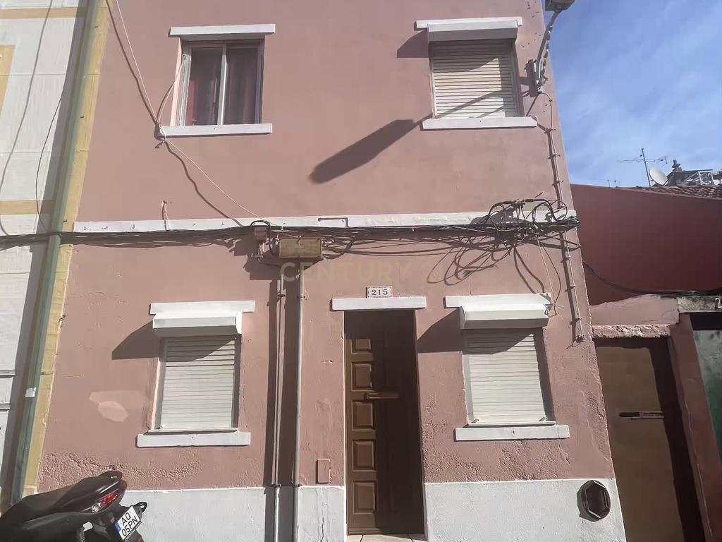 Prédio para Venda em Campolide. - Image 1